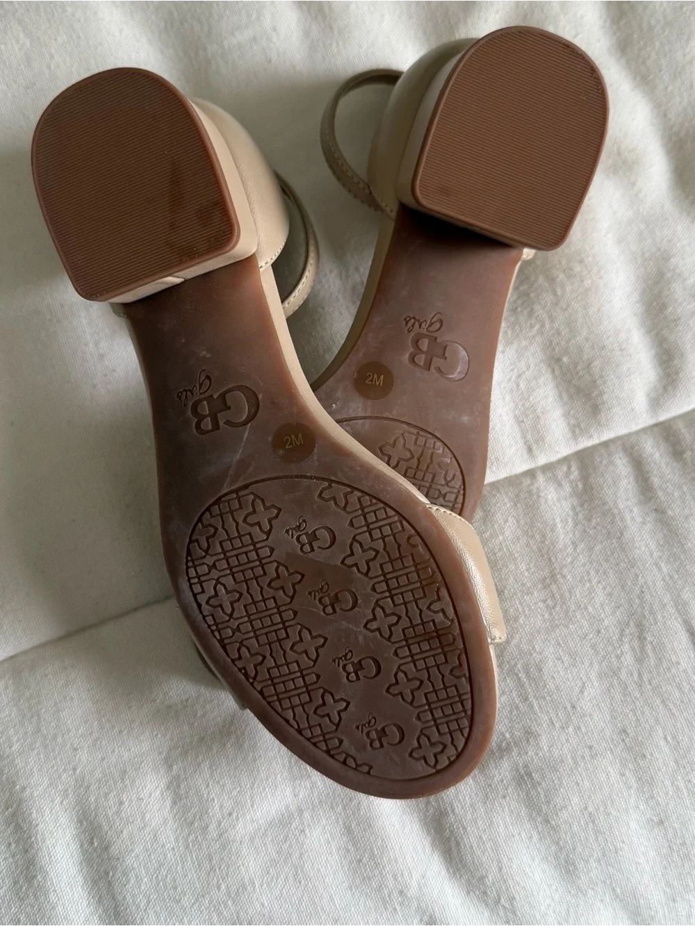 NWOB GB Girls Spanish Sand Ankle Strap Block Heel Leather Dress Sandal Size 2
